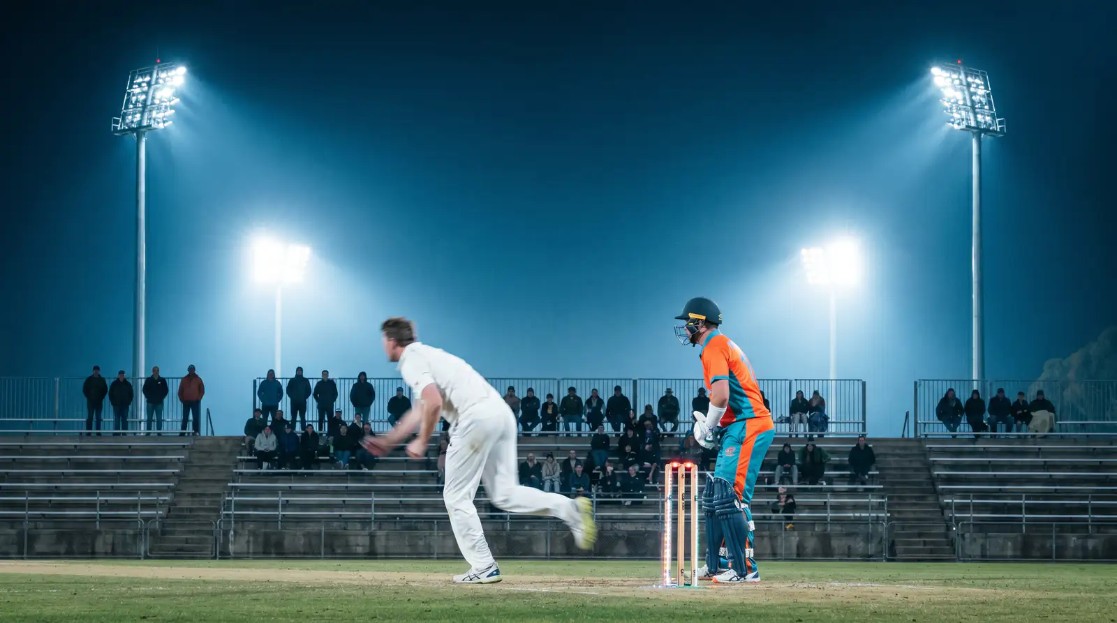 Big Bash League вечерен мач на австралийски стадион с цветни клубни екипи